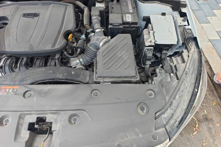 Used Geely Auto Emgrand 2025 4th Generation 1.5L CVT Longteng Edition Engine Bay Left