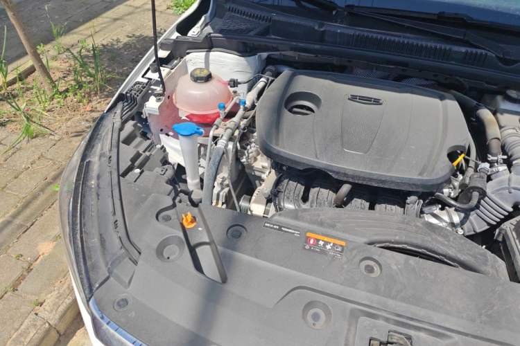 Used Geely Auto Emgrand 2025 4th Generation 1.5L Manual – Dragon Edition Engine Bay Right