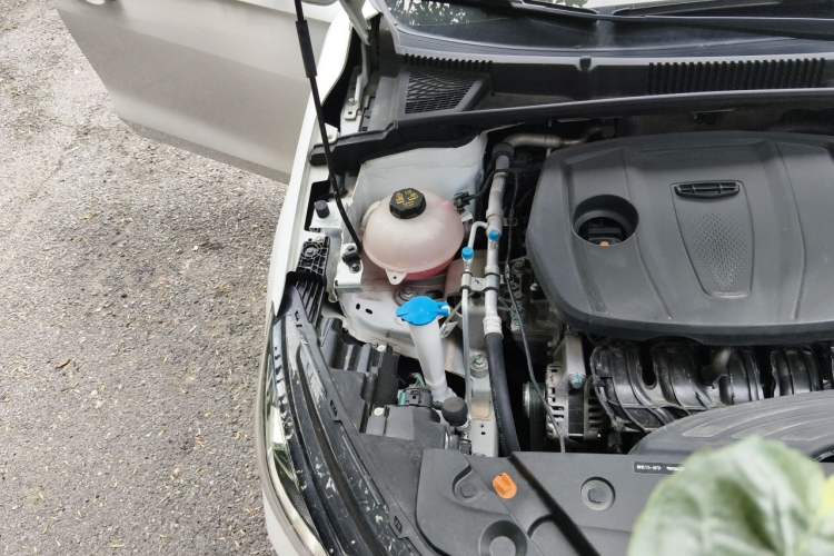 Used Geely Auto Emgrand 2025 4th Generation 1.5L Manual – Dragon Edition Engine Bay Right