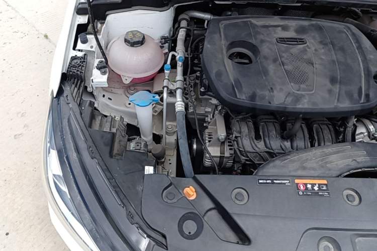 Used Geely Auto Emgrand 2025 4th Generation 1.5L CVT Flagship Version Engine Bay Right