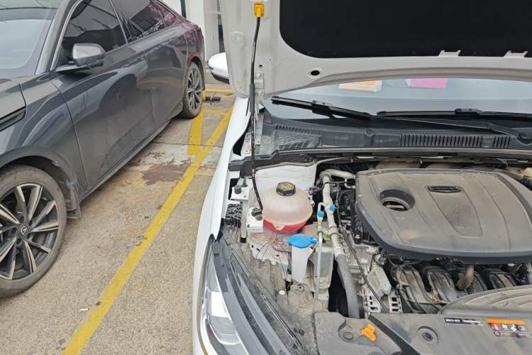 Used Geely Auto Emgrand 2025 4th Generation 1.5L Manual – Dragon Edition Engine Bay Right