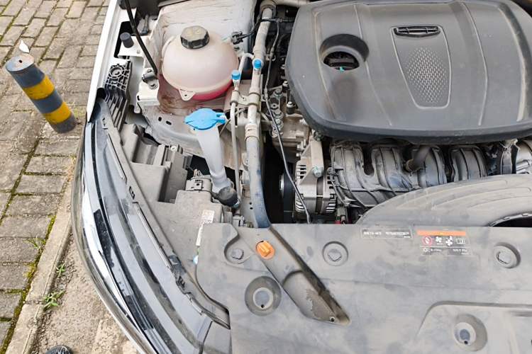 Used Geely Auto Emgrand 2025 4th Generation 1.5L CVT Flagship Version Engine Bay Right