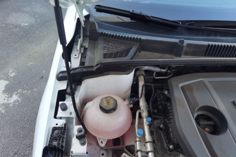 Used Geely Auto Emgrand 2025 4th Generation 1.5L CVT Longteng Edition Engine Bay Right