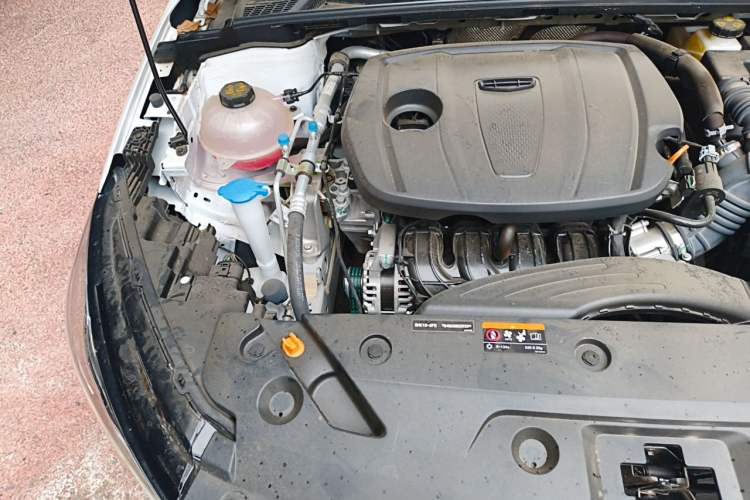 Used Geely Auto Emgrand 2025 4th Generation 1.5L Manual – Dragon Edition Engine Bay Right