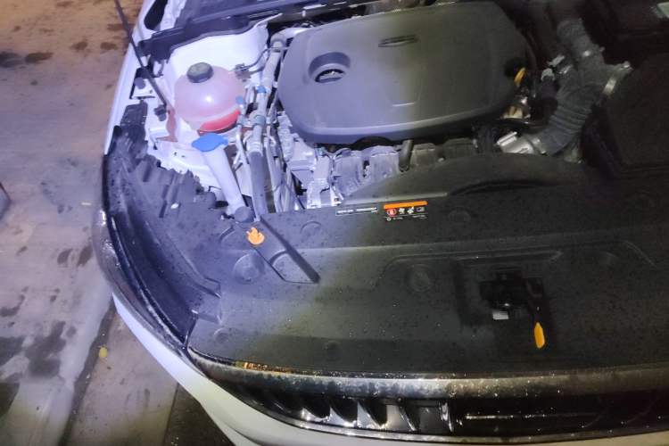 Used Geely Auto Emgrand 2025 4th Generation 1.5L Manual - Starry Edition Engine Bay Right