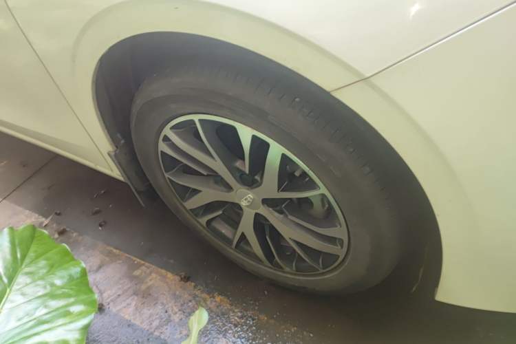 Used Geely Auto Emgrand 2025 4th Generation 1.5L CVT Longteng Edition Exterior 1