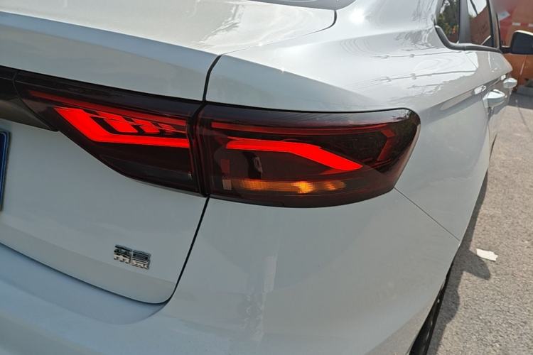 Used Geely Auto Emgrand 2025 4th Generation 1.5L CVT Longteng Edition Exterior 3