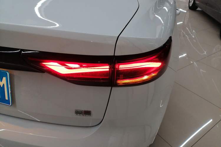 Used Geely Auto Emgrand 2025 4th Generation 1.5L CVT Longteng Edition Exterior 3