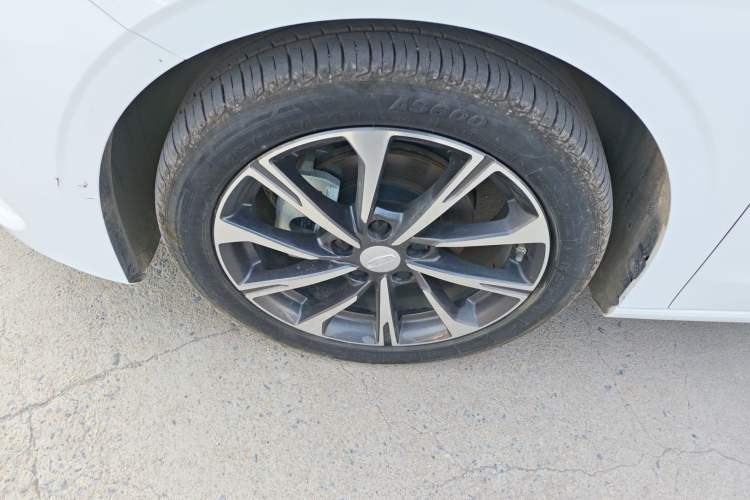 Used Geely Auto Emgrand 2025 4th Generation 1.5L CVT Luxury Version Exterior 4