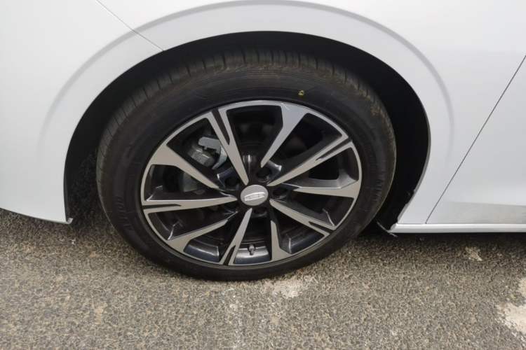 Used Geely Auto Emgrand 2025 4th Generation 1.5L CVT Luxury Version Exterior 4