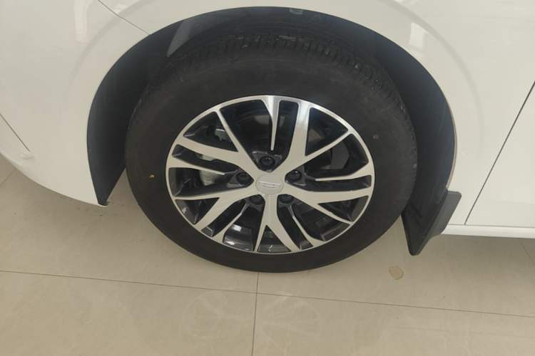 Used Geely Auto Emgrand 2025 4th Generation 1.5L Manual – Dragon Edition Exterior 4