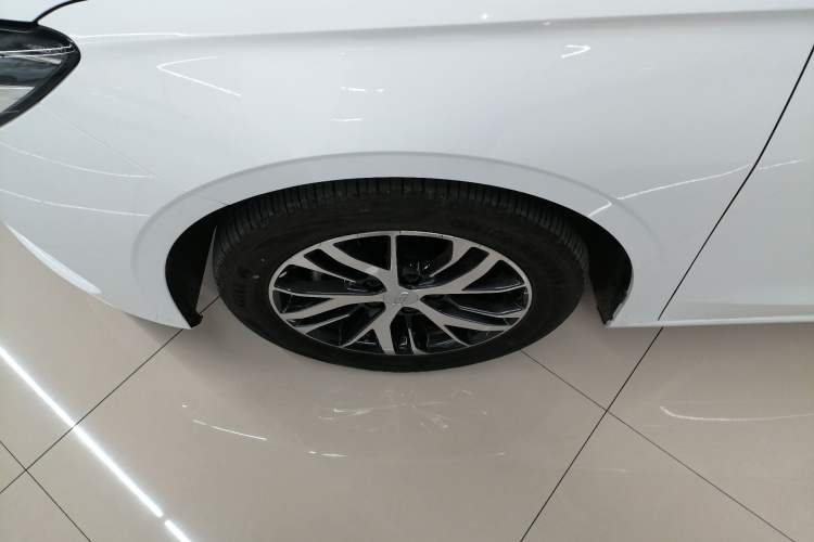 Used Geely Auto Emgrand 2025 4th Generation 1.5L CVT Longteng Edition Exterior 4