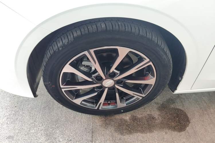 Used Geely Auto Emgrand 2025 4th Generation 1.5L CVT Flagship Version Exterior 4