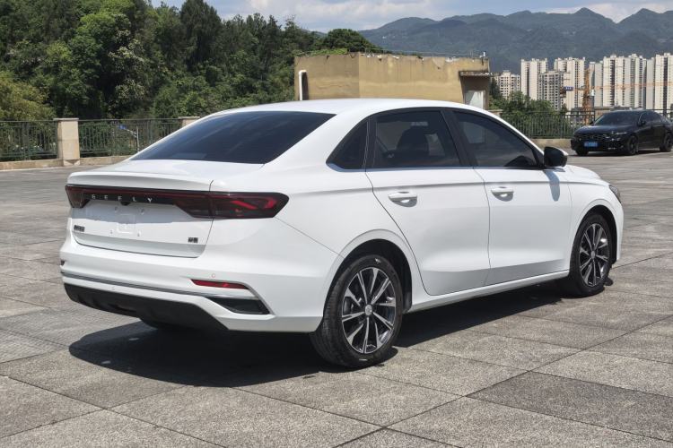Used Geely Auto Emgrand 2025 4th Generation 1.5L CVT Luxury Version Exterior 4
