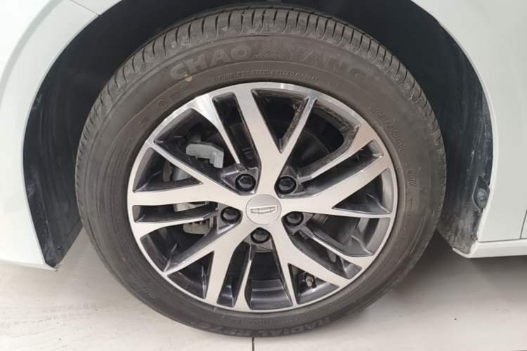 Used Geely Auto Emgrand 2025 4th Generation 1.5L CVT Longteng Edition Exterior 4