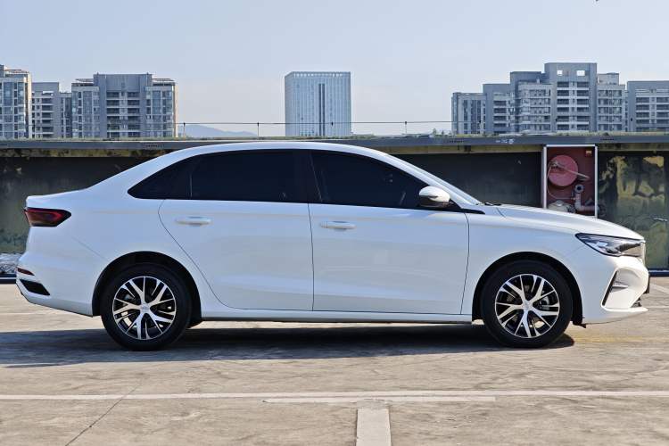 Used Geely Auto Emgrand 2025 4th Generation 1.5L CVT Longteng Edition Exterior 4