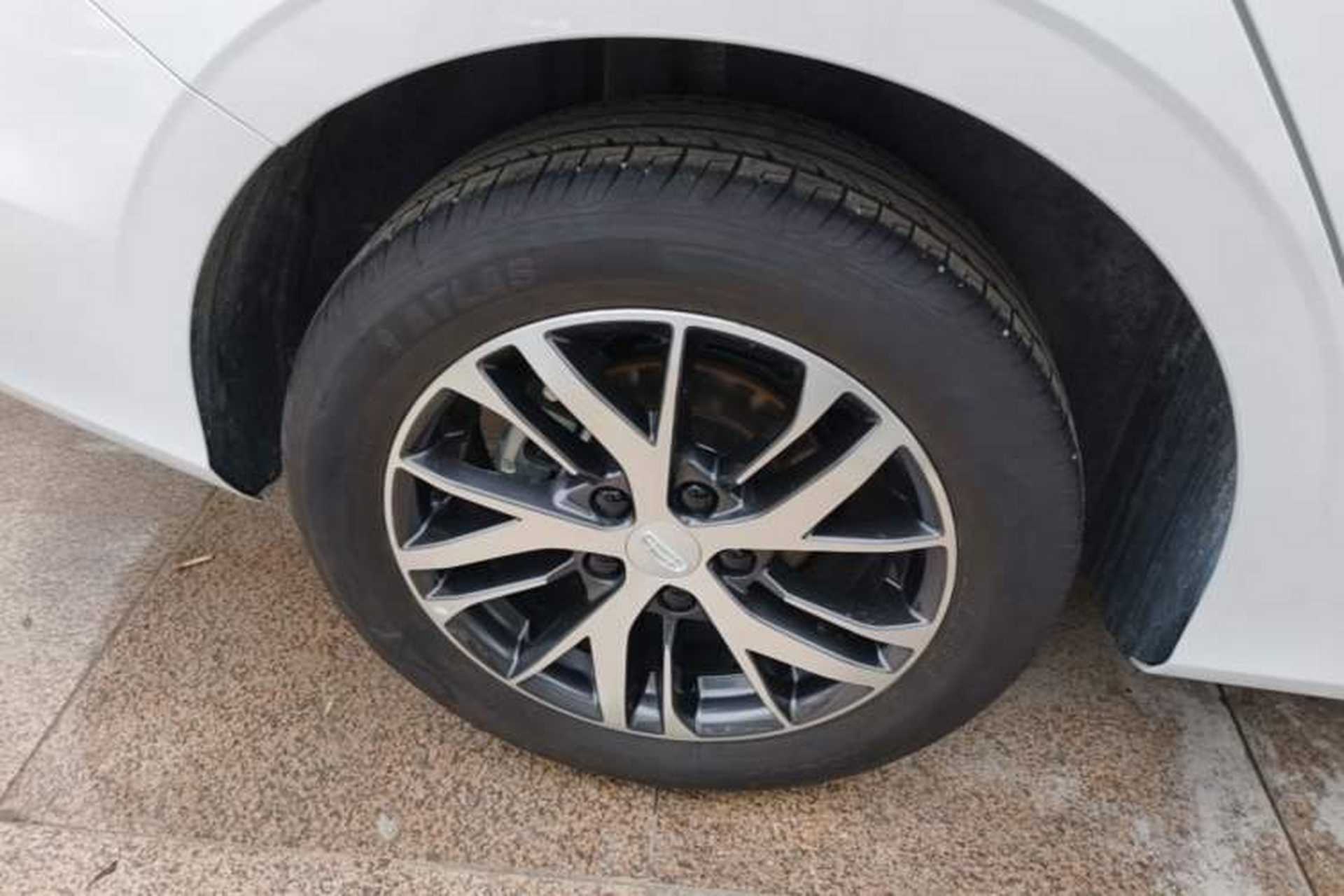 Used Geely Auto Emgrand 2025 4th Generation 1.5L Manual – Dragon Edition Exterior 5