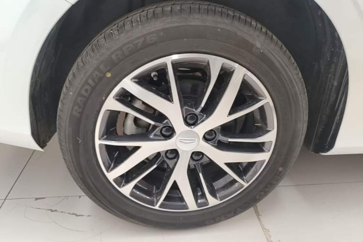 Used Geely Auto Emgrand 2025 4th Generation 1.5L CVT Longteng Edition Exterior 5