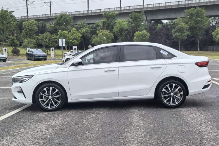 Used Geely Auto Emgrand 2025 4th Generation 1.5L CVT Luxury Version Exterior 6