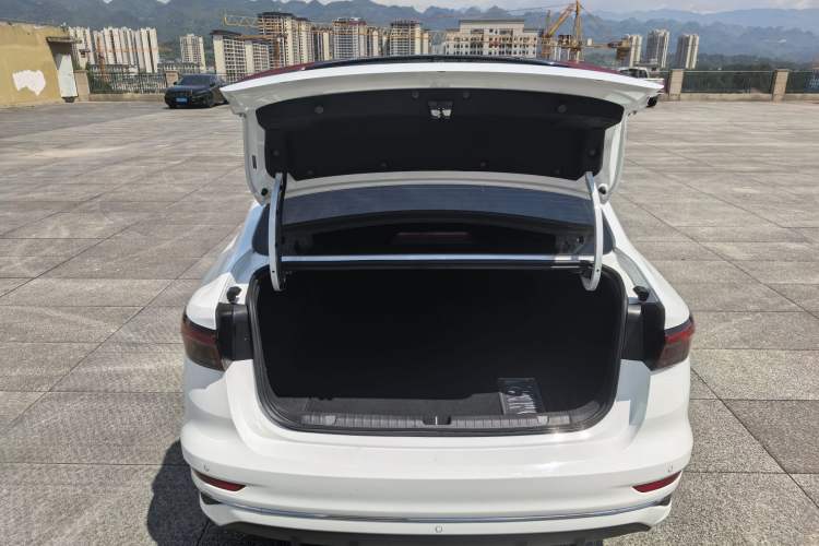 Used Geely Auto Emgrand 2025 4th Generation 1.5L CVT Luxury Version Exterior 9
