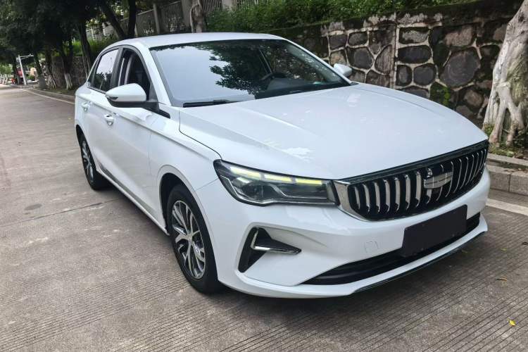 Used Geely Auto Emgrand 2025 4th Generation 1.5L CVT Longteng Edition Front Right 45 Deg