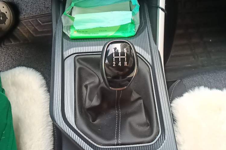Used Geely Auto Emgrand 2025 4th Generation 1.5L Manual - Starry Edition Gear Lever