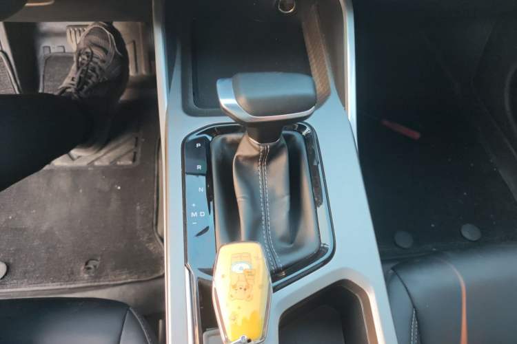 Used Geely Auto Emgrand 2025 4th Generation 1.5L CVT Luxury Version Gear Lever