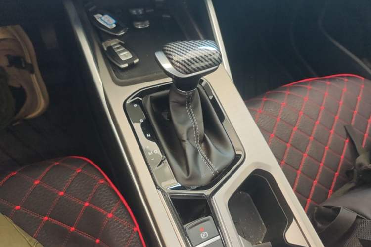 Used Geely Auto Emgrand 2025 4th Generation 1.5L CVT Starry Edition Gear Lever