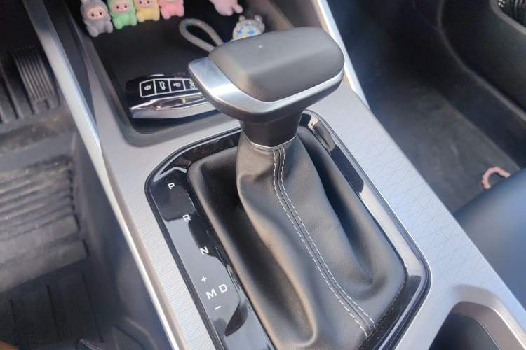 Used Geely Auto Emgrand 2025 4th Generation 1.5L CVT Starry Edition Gear Lever