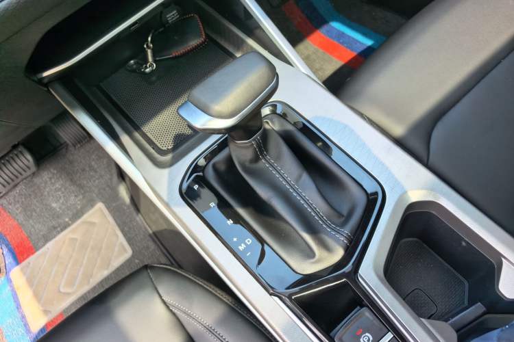 Used Geely Auto Emgrand 2025 4th Generation 1.5L CVT Luxury Version Gear Lever