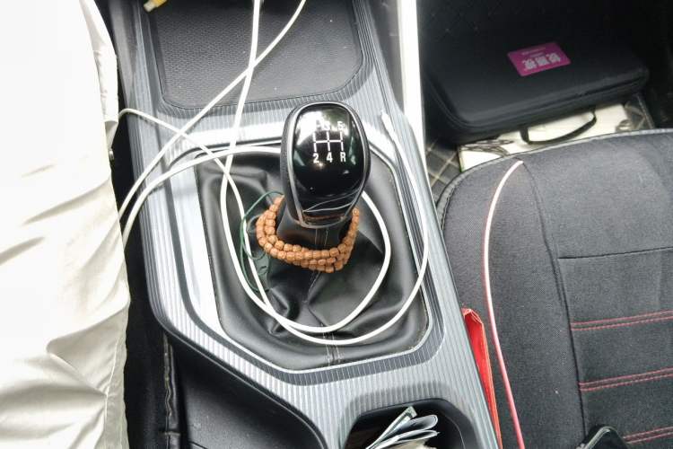 Used Geely Auto Emgrand 2025 4th Generation 1.5L Manual – Dragon Edition Gear Lever