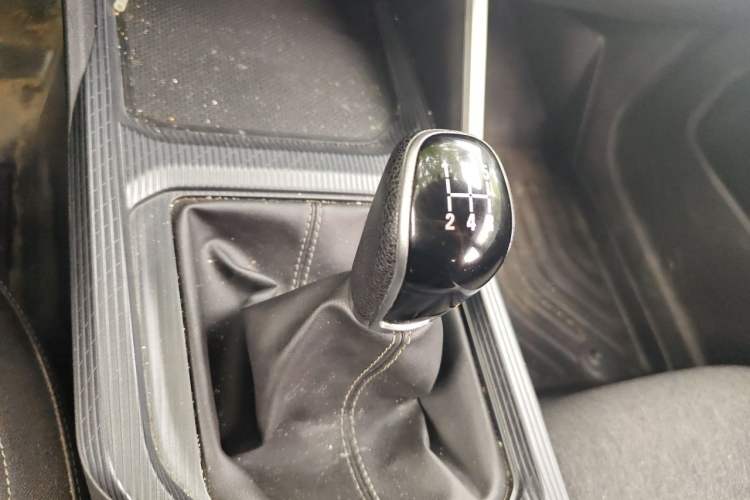 Used Geely Auto Emgrand 2025 4th Generation 1.5L Manual - Starry Edition Gear Lever