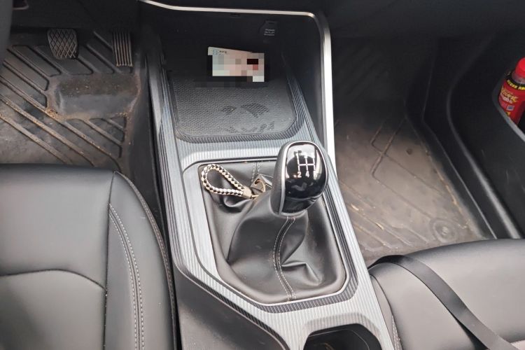 Used Geely Auto Emgrand 2025 4th Generation 1.5L Manual – Dragon Edition Gear Lever