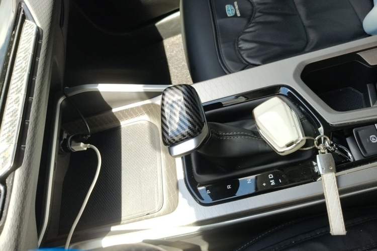 Used Geely Auto Emgrand 2025 4th Generation 1.5L CVT Luxury Version Gear Lever