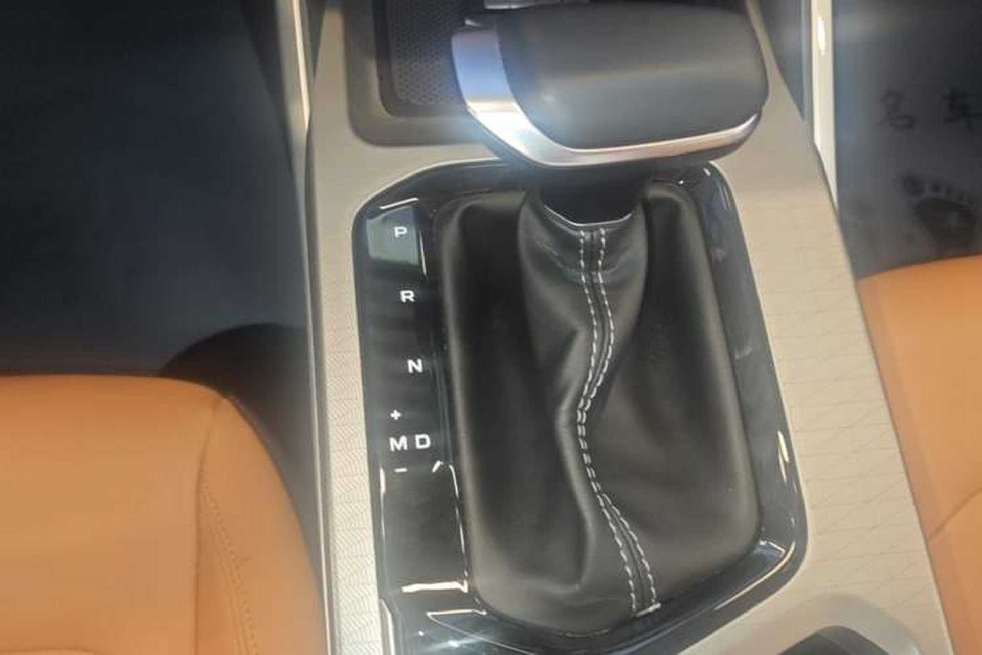 Used Geely Auto Emgrand 2025 4th Generation 1.5L CVT Flagship Version Gear Lever
