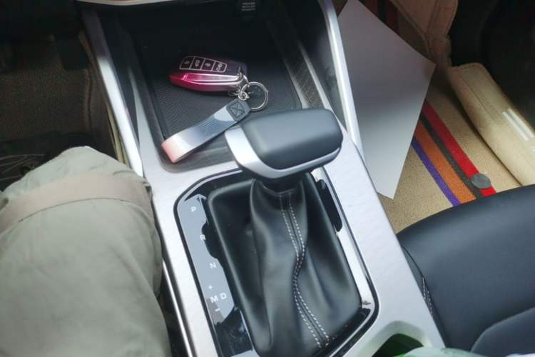 Used Geely Auto Emgrand 2025 4th Generation 1.5L CVT Luxury Version Gear Lever