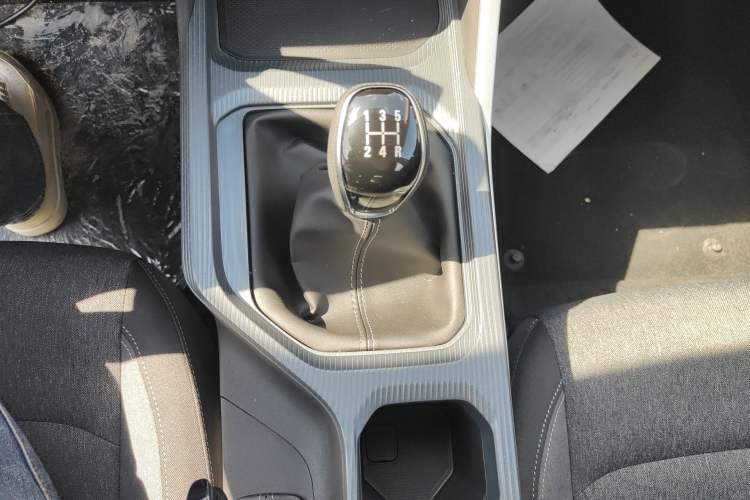 Used Geely Auto Emgrand 2025 4th Generation 1.5L Manual - Starry Edition Gear Lever