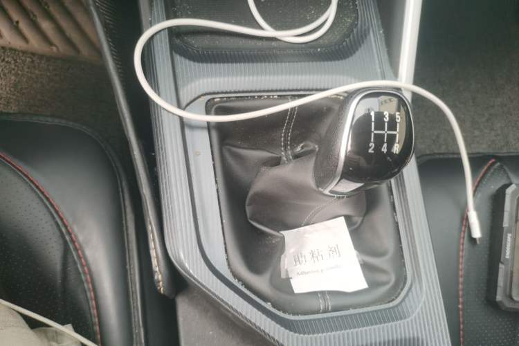 Used Geely Auto Emgrand 2025 4th Generation 1.5L Manual – Dragon Edition Gear Lever