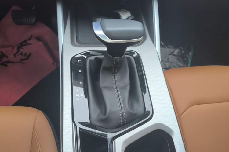 Used Geely Auto Emgrand 2025 4th Generation 1.5L CVT Flagship Version Gear Lever