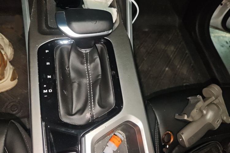 Used Geely Auto Emgrand 2025 4th Generation 1.5L CVT Longteng Edition Gear Lever