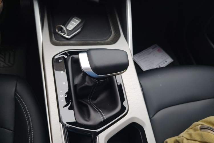 Used Geely Auto Emgrand 2025 4th Generation 1.5L CVT Luxury Version Gear Lever