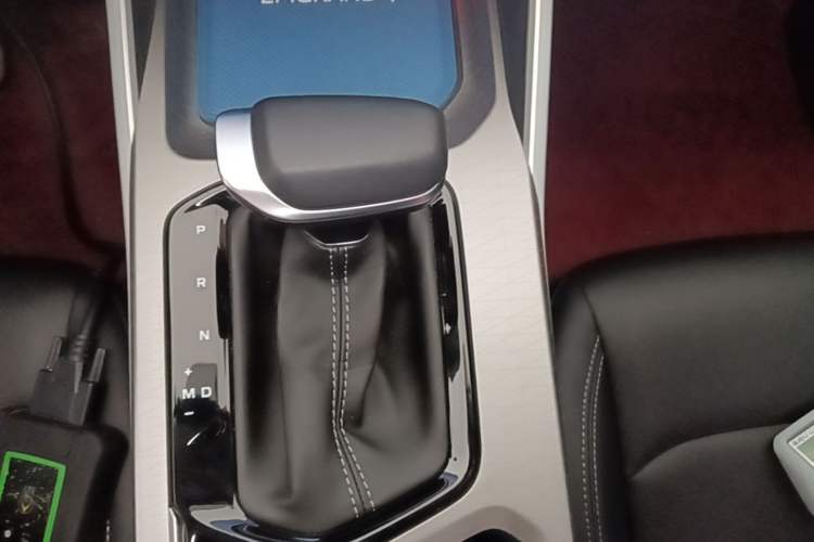Used Geely Auto Emgrand 2025 4th Generation 1.5L CVT Luxury Version Gear Lever