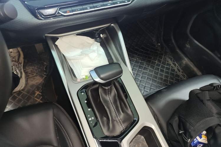 Used Geely Auto Emgrand 2025 4th Generation 1.5L CVT Longteng Edition Gear Lever