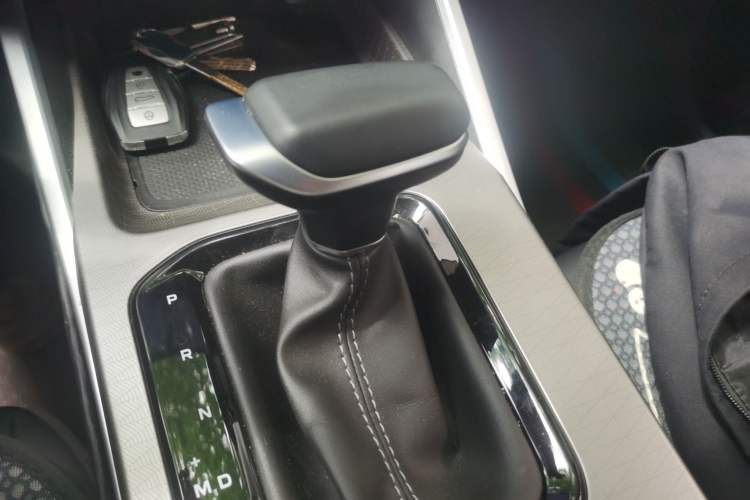 Used Geely Auto Emgrand 2025 4th Generation 1.5L CVT Luxury Version Gear Lever