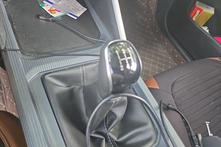 Used Geely Auto Emgrand 2025 4th Generation 1.5L Manual - Starry Edition Gear Lever