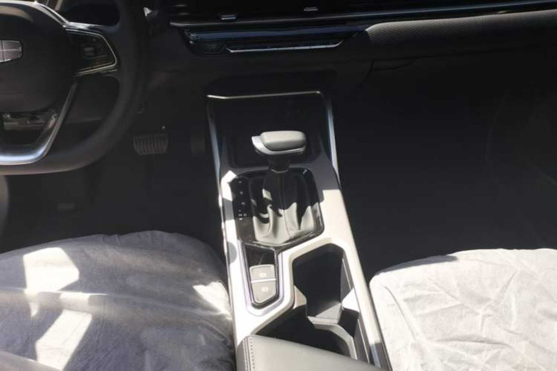 Used Geely Auto Emgrand 2025 4th Generation 1.5L CVT Luxury Version Gear Lever