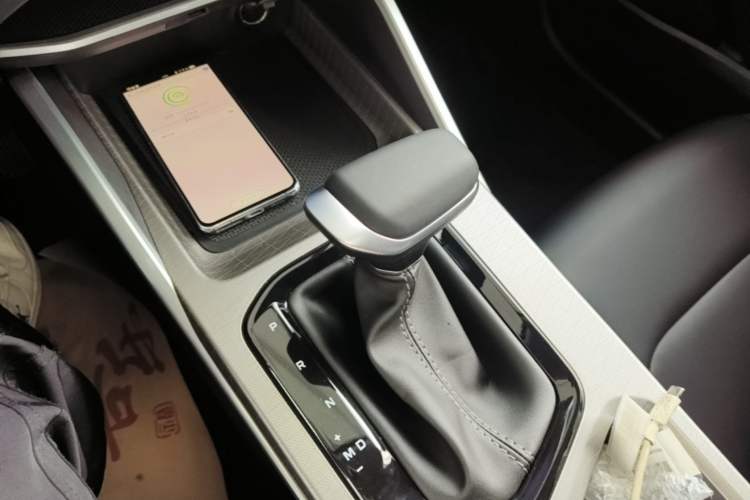Used Geely Auto Emgrand 2025 4th Generation 1.5L CVT Luxury Version Gear Lever