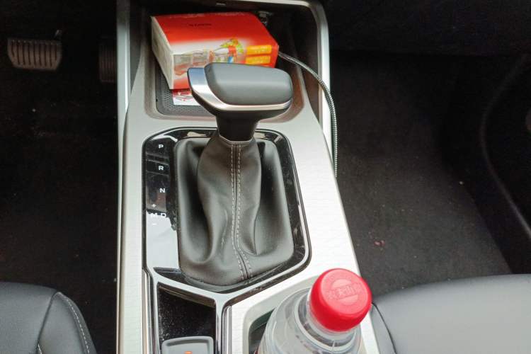 Used Geely Auto Emgrand 2025 4th Generation 1.5L CVT Luxury Version Gear Lever