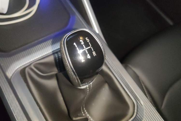 Used Geely Auto Emgrand 2025 4th Generation 1.5L Manual - Starry Edition Gear Lever