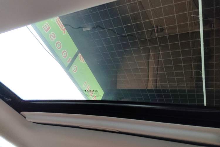 Used Geely Auto Emgrand 2025 4th Generation 1.5L CVT Flagship Version Headliner
